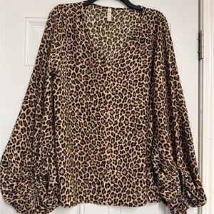 Chic Leopard Print V-Neck Blouse